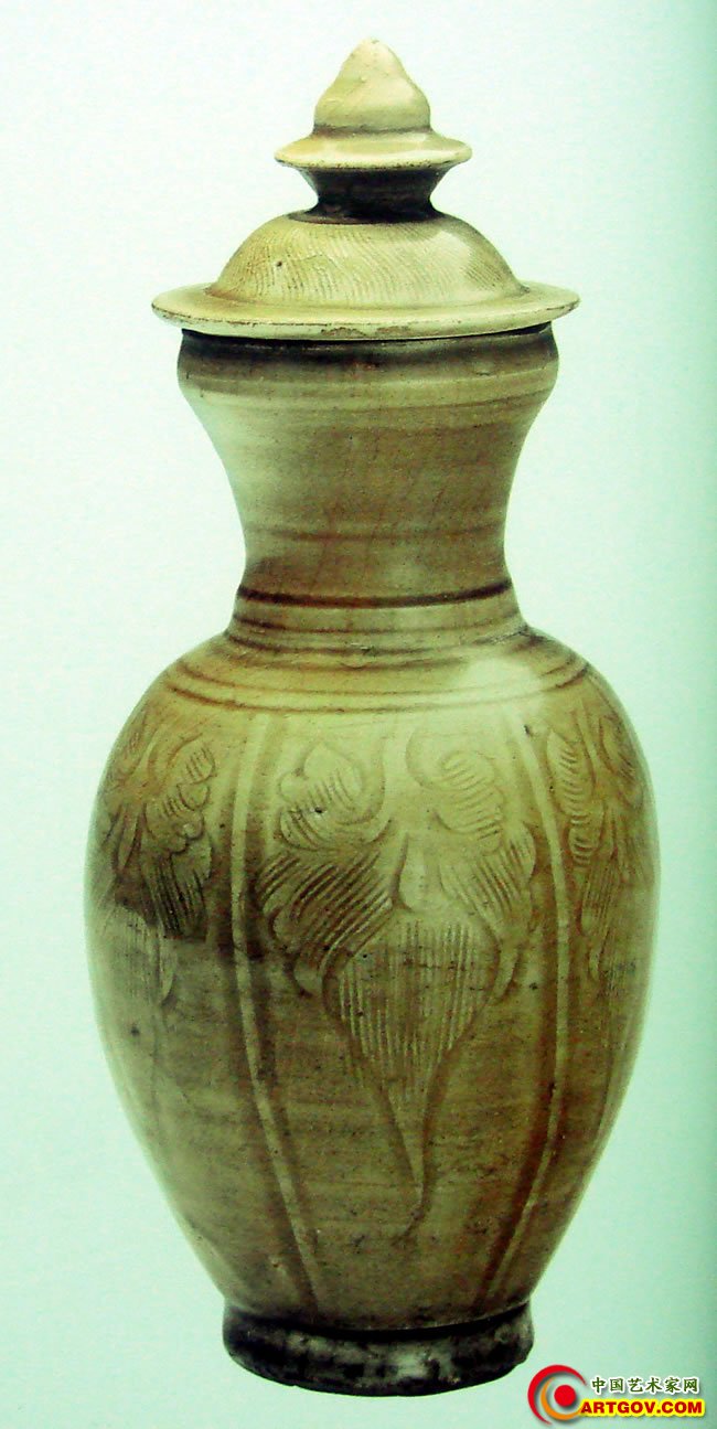 北宋  龙泉窑青瓷刻花瓶