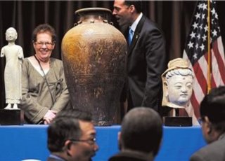 美国向中国移交收缴文物 包括陶骑俑、佛像等